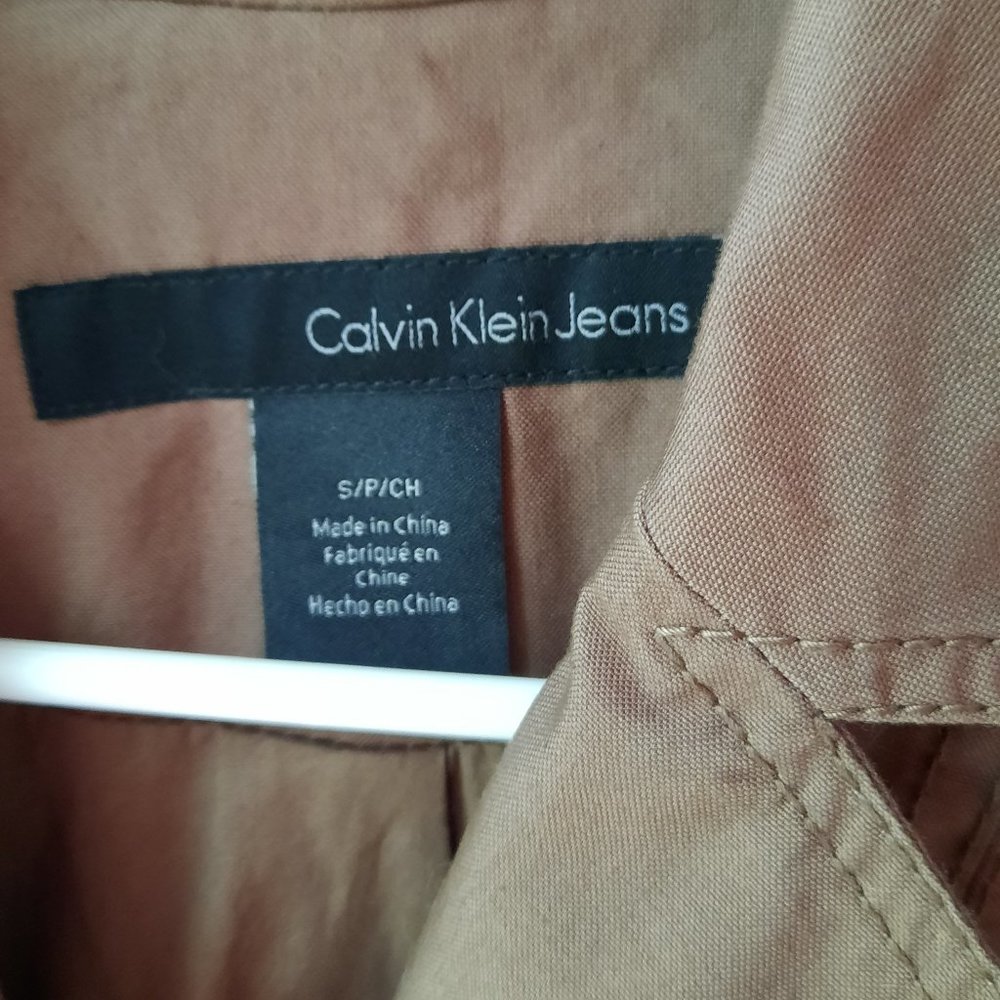 Calvin Klein Jeans brown jacket sz S with pleats at the waist and wrist - Picture 6 of 10